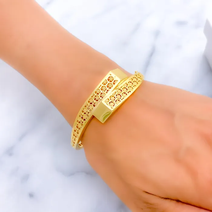 Andaaz Jewelers Bracelets Iconic Chic Timeless 22k Gold Bangle Bracelet