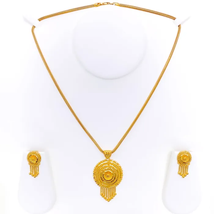 Andaaz Jewelers PreStyled Sets Delightful Detailed Floral 22k Gold Pendant Set