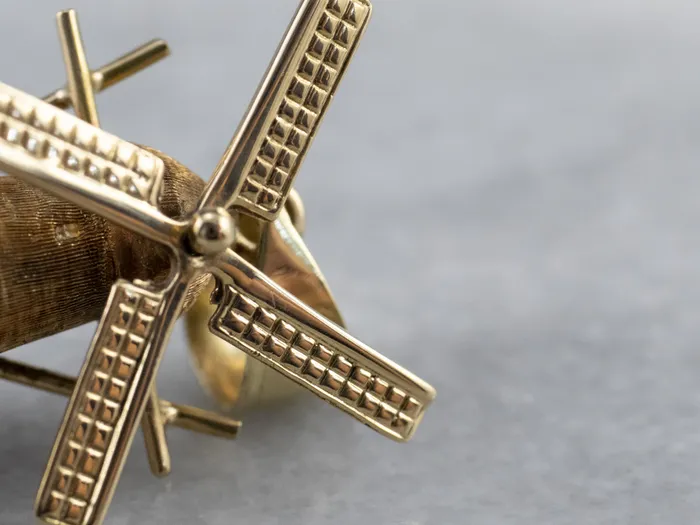 Market Square Jewelers PreStyled Sets Moving 14K Gold Windmill Pendant