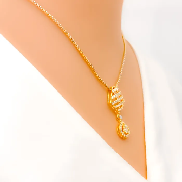 PreStyled Sets Andaaz Jewelers Captivating Drop Diamond 18k Gold Pendant