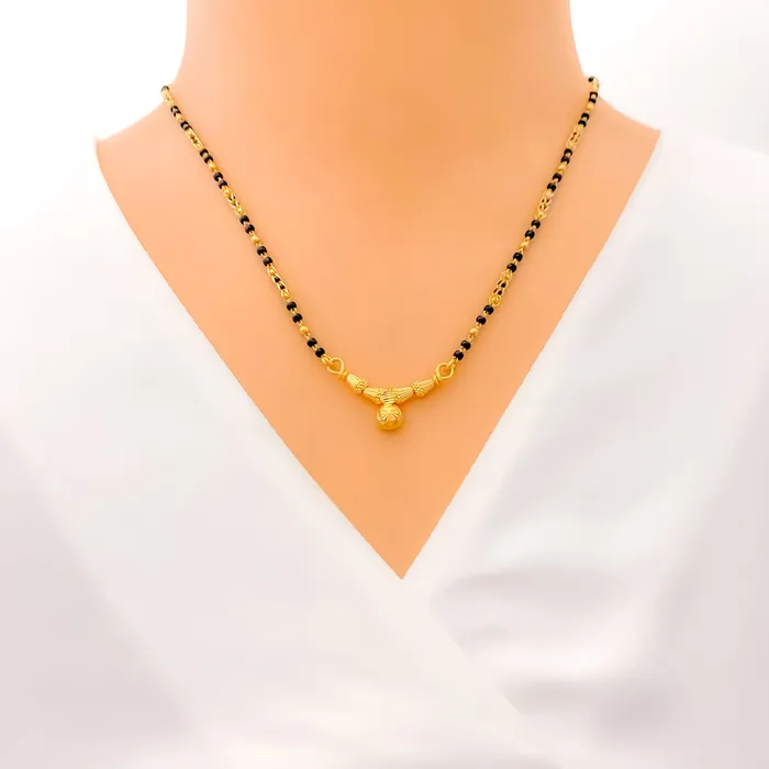 PreStyled Sets Andaaz Jewelers Dazzling Evergreen 22k Gold Thali Mangal Sutra