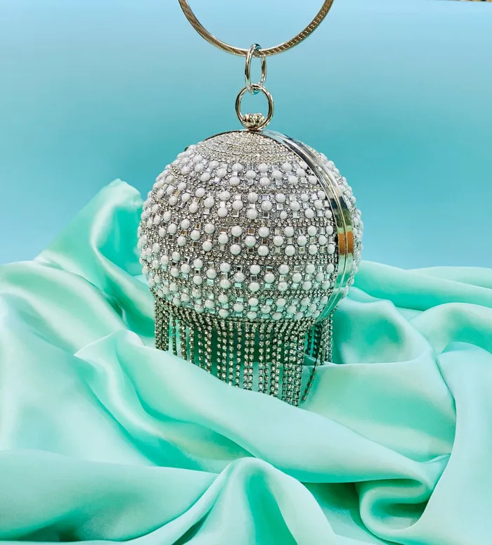 Rings Round Clutch Silver KJ