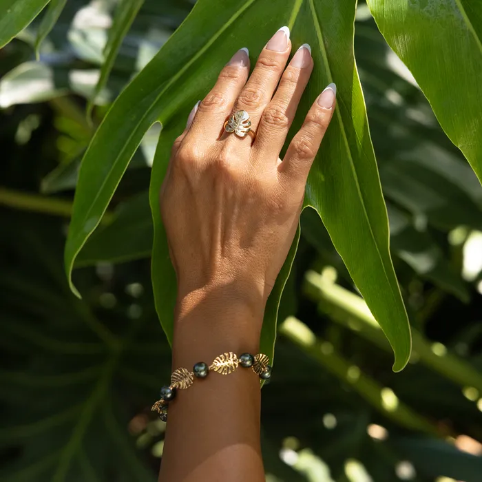 7585 Adjustable Monstera Tahitian Black Pearl Bracelet in Gold 89mm Maui Divers Jewelry Bracelets