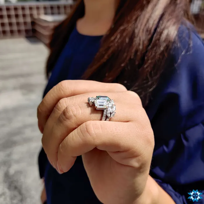Diamondrensu Rings Vintage Style 493 TW Emerald Cut Unique Moissanite Engagement Ring Decorative Bypass Pave Moissanite Ring