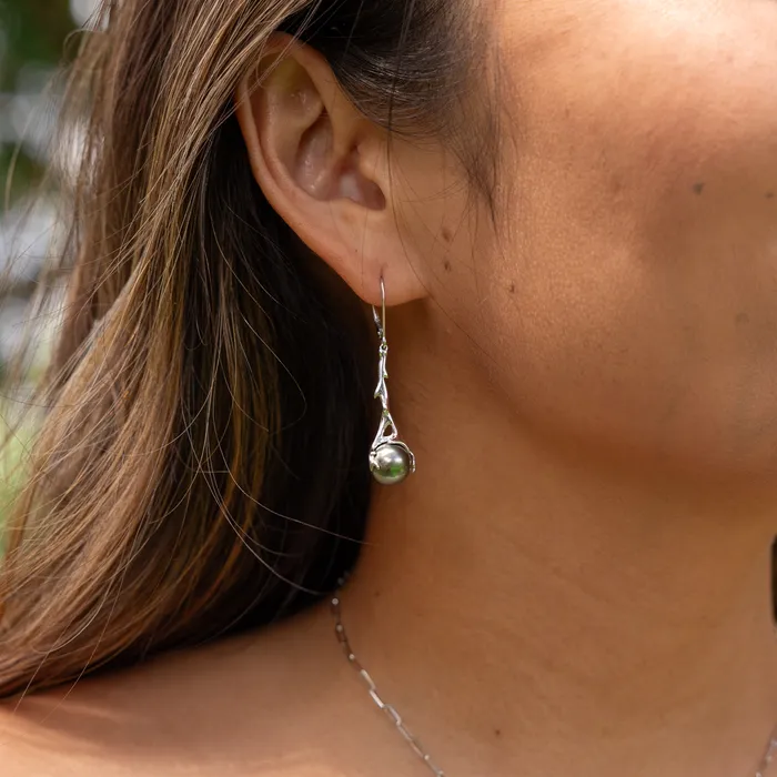 Earrings Maui Divers Jewelry Heritage Tahitian Black Pearl Earrings in White Gold 910mm