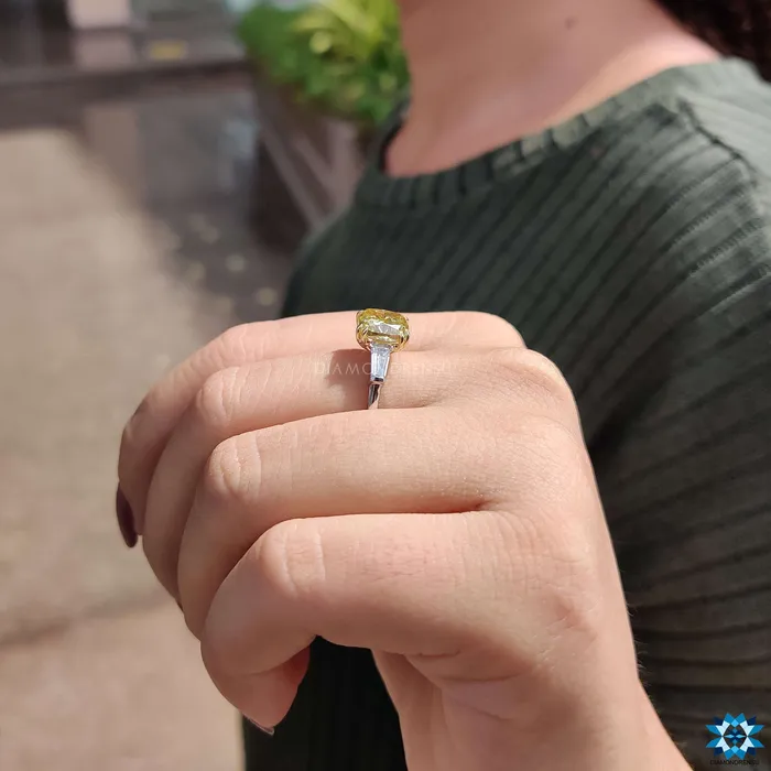 Rings Diamondrensu 341 TW Canary Yellow Cushion Moissanite with Tapered Baguette Cut Three Stones Engagement Ring