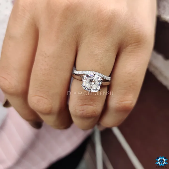 Rings Moissanite Bridal Set 234 CT Cushion Cut Moissanite Engagement Ring with Matching Curved Wedding Band Anniversary Gift for Her Diamondrensu